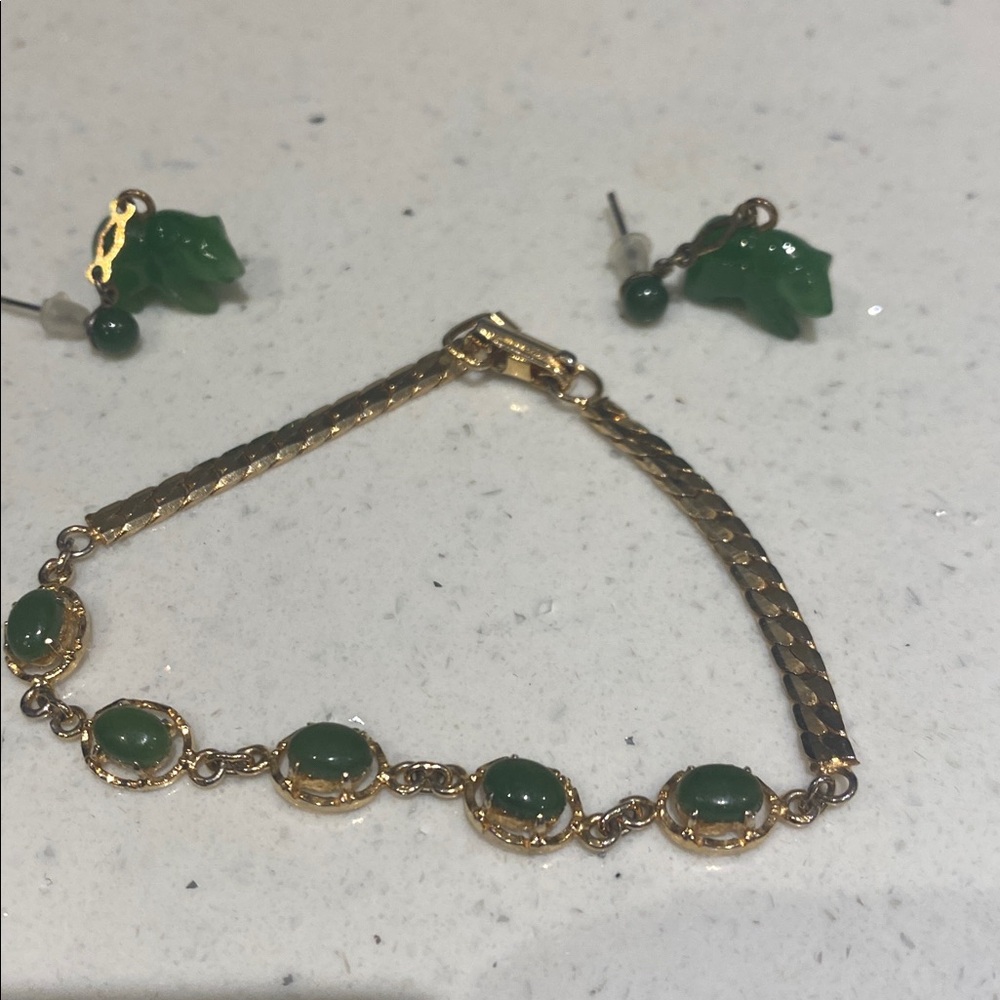 Real Green jade Bear Earrings & gold jade bracelet - Picture 4 of 9
